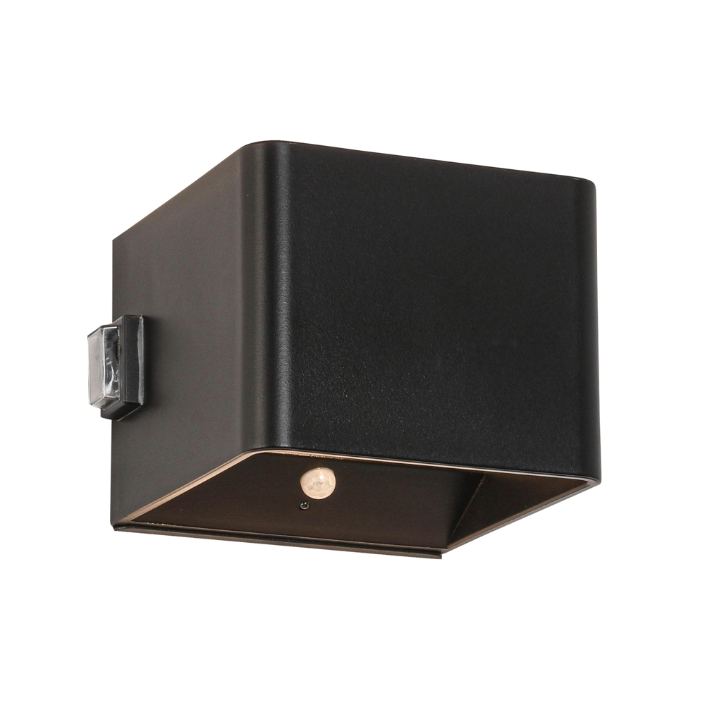 NÁSTĚNNÉ SVÍTIDLO NA BATERIE HERO1