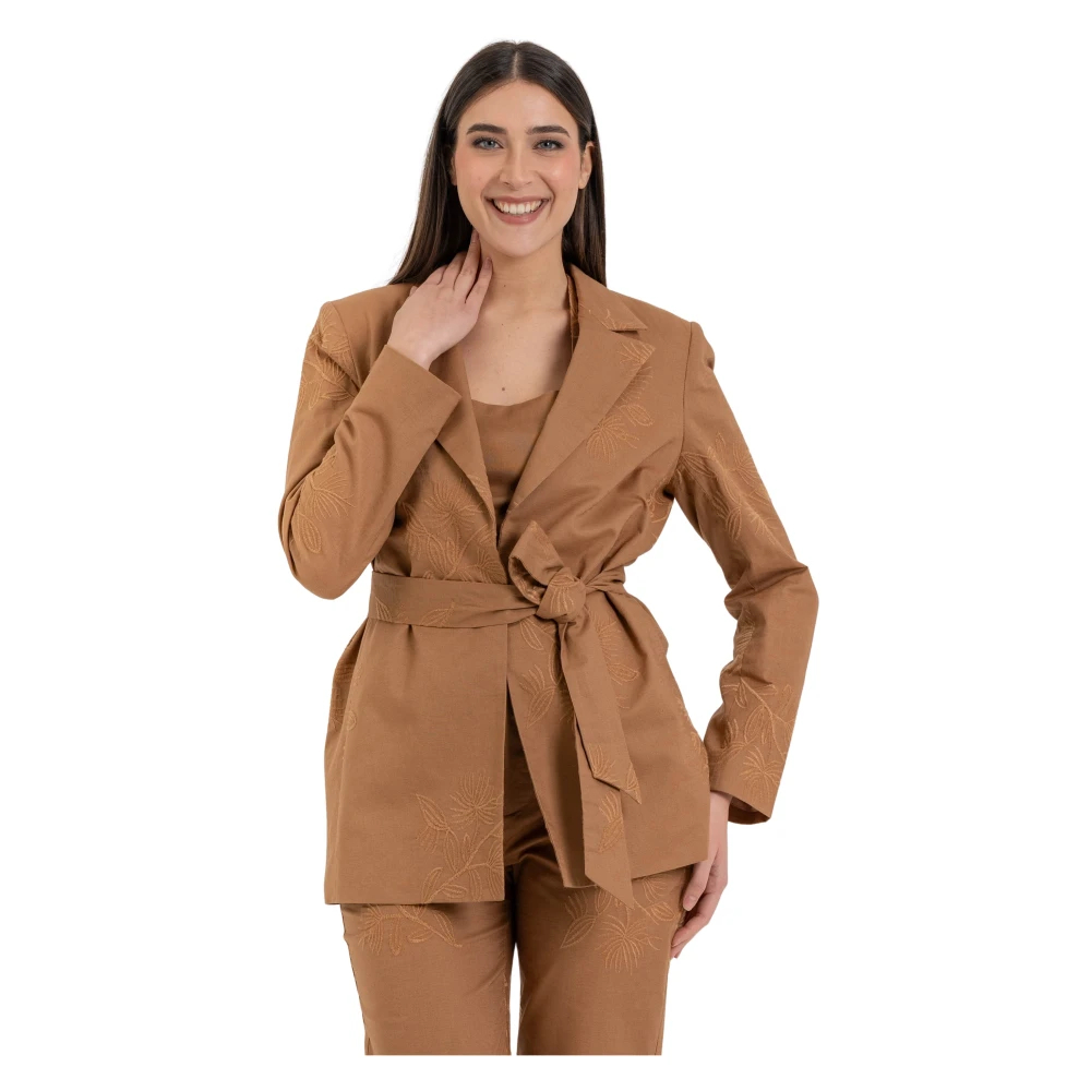 Kocca Damen Braun - Blazer Mit Floraler Stickerei Und Gürtel - Jackets - Xs