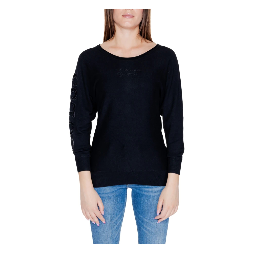 Guess Women's Black Round-Neck Knitwear Medium