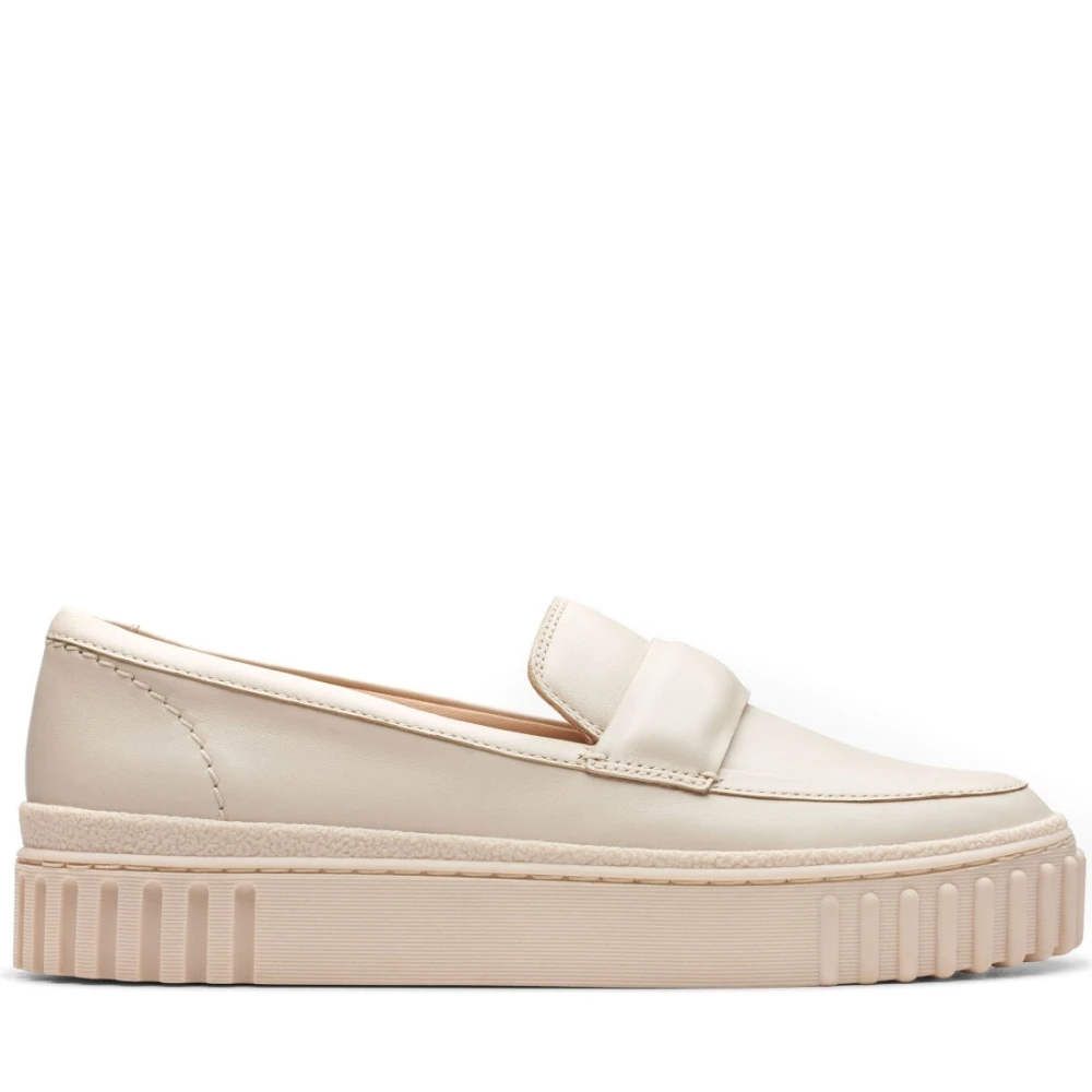Clarks Women's Beige Loafers Size 4